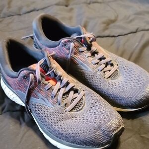 Women's Gray and Black Athletic Shoes